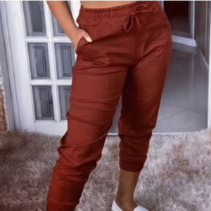 Calça Lisa Clochard de Bengaline com Laço